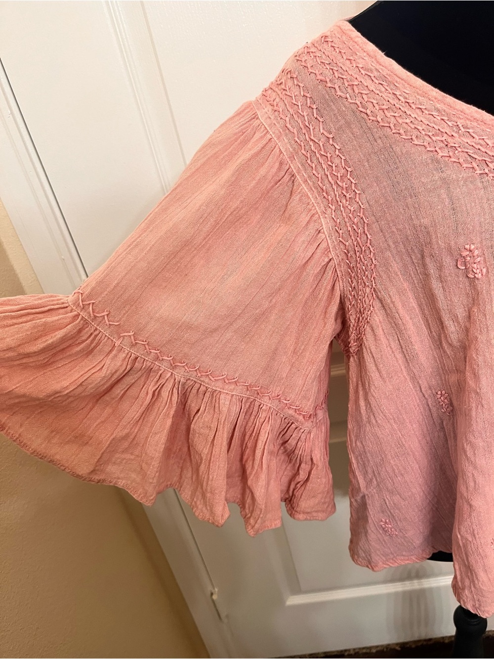 Rachel Zoe Boho Pink Embroidered Flared Sleeves Linen Top Sz XL - Picture 2 of 9